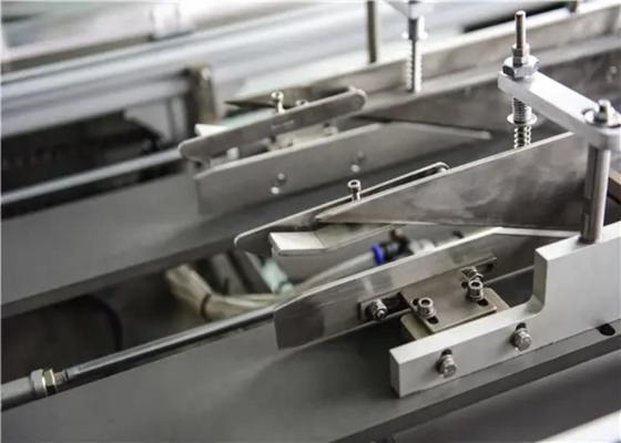Semi Automatic Cellophane Overwrapping Machine 15-20 Pcs/Min Feeding By Hand